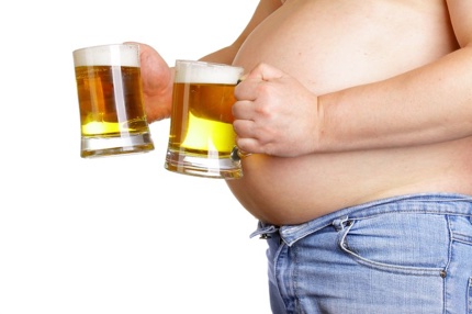 Beer-Belly-Holding-Beers